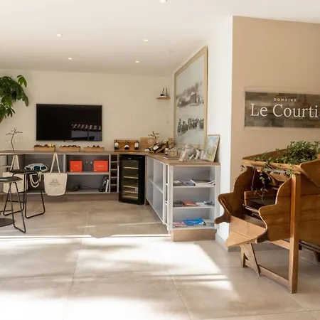 Domaine Le Courti (adults Only) מלון לה ברקרה